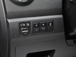 2015款升级版 1.5T 手动两驱都市型 中控区