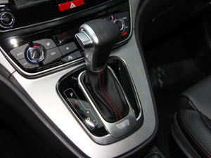 2015款运动版 1.5T 自动两驱豪华型 换挡杆