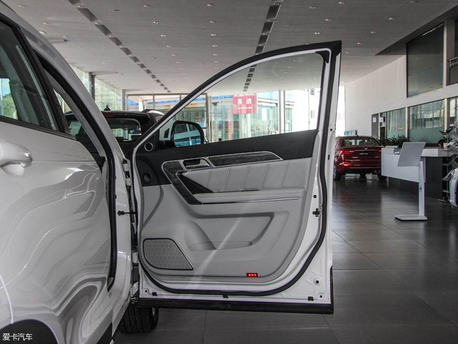 2015�����H6 Coupe 2.0T ��� �քӶ�����