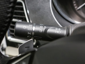 2015款2.0T 两驱 DCT精英型 中控区