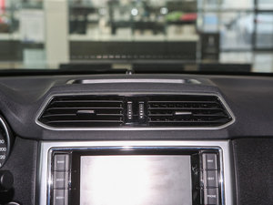 2015款2.0T 两驱 DCT精英型 空调出风口