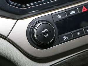 2015款2.0T 两驱 DCT精英型 中控区