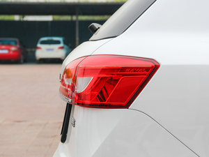 2016{ 2.0T ԄӃ򌾫Ӣ ^