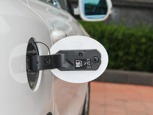 2016{ 2.0T ԄӃ򌾫Ӣ ^