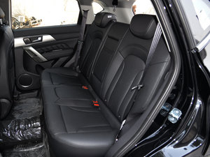 2015款1.5T 自动两驱精英型 后排座椅