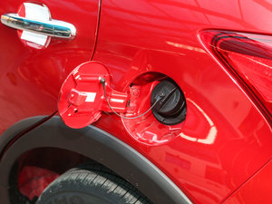 2016款红标 1.5L 手动舒适型 油箱盖