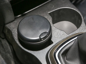 2016款红标 1.5L 手动舒适型 空间座椅