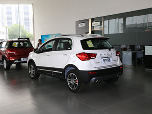2016款改款 蓝标 1.5L 手动豪华型  左后45度