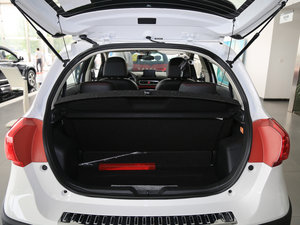 2016款改款 蓝标 1.5L 手动豪华型  行李厢空间