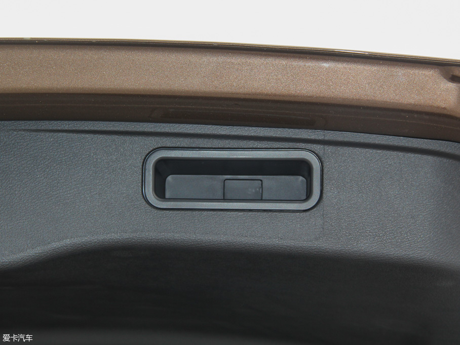 2016�����H6 Coupe 1.5T �ԄӃ�򌾫Ӣ��