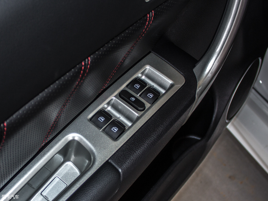 2016H6  1.5T ԄӃ򌾫Ӣ