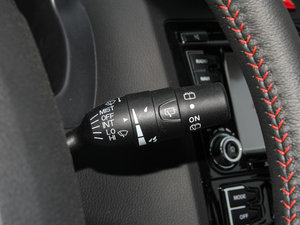 2016款升级版 1.5T 手动两驱都市型 中控区