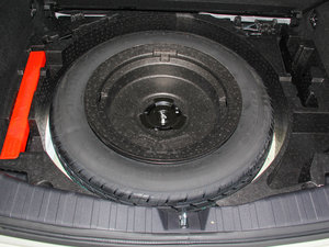 2016款1.5T 手动两驱精英型 备胎