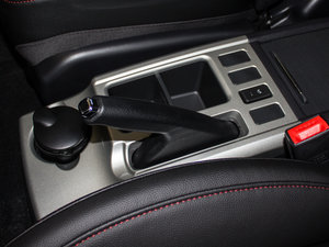 2016款升级版 1.5T 自动两驱精英型 驻车制动器