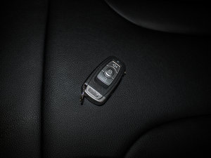 2016款升级版 1.5T 自动两驱精英型 车钥匙