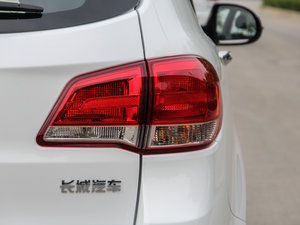 2016款升级版 1.5T 手动两驱精英型 尾灯
