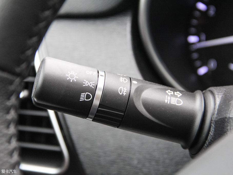 2016�����H6 Coupe 1.5T �ԄӃ�򌶼����