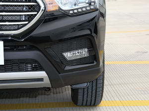 2016款1.5T 手动两驱都市型 前雾灯