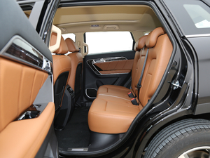 2016款1.5T 手动两驱都市型 后排空间