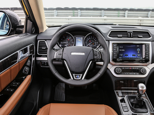 2016款1.5T 手动两驱都市型 方向盘