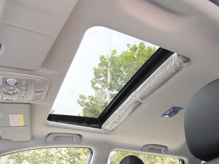 2017H6 { \Ӱ 1.5T ԄӃͺA