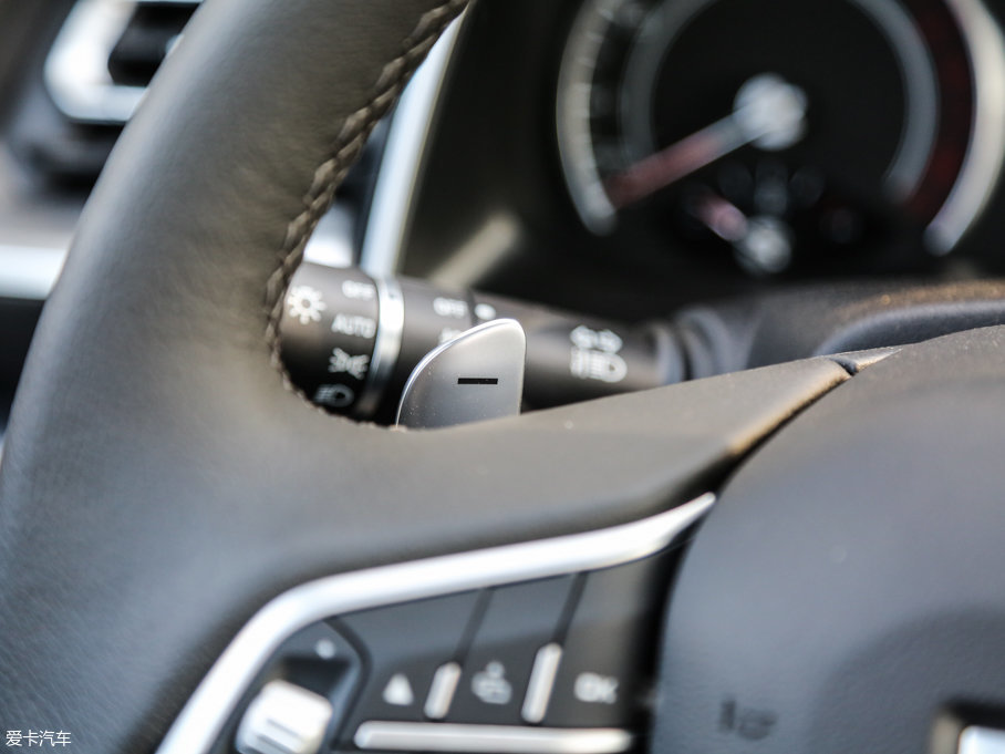 2017H6 ȫ { 2.0T ԄI