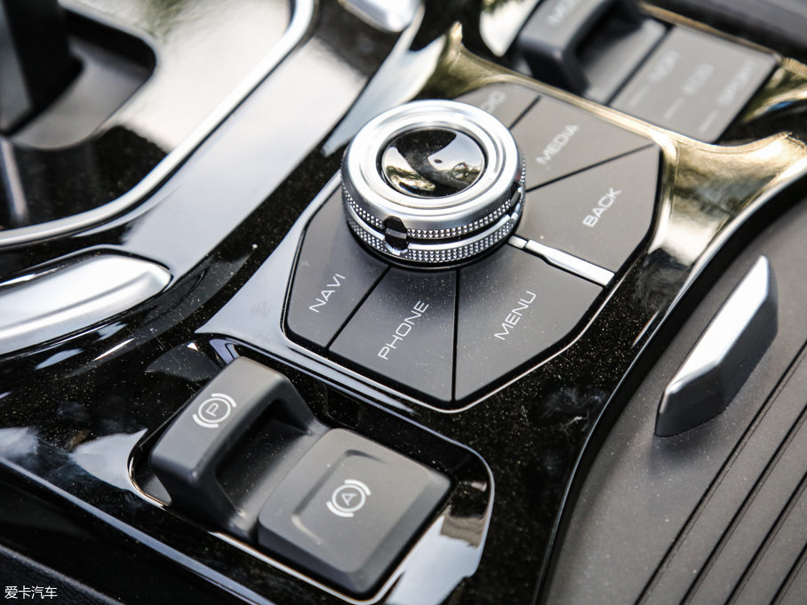 2017H6 ȫ { 2.0T ԄI