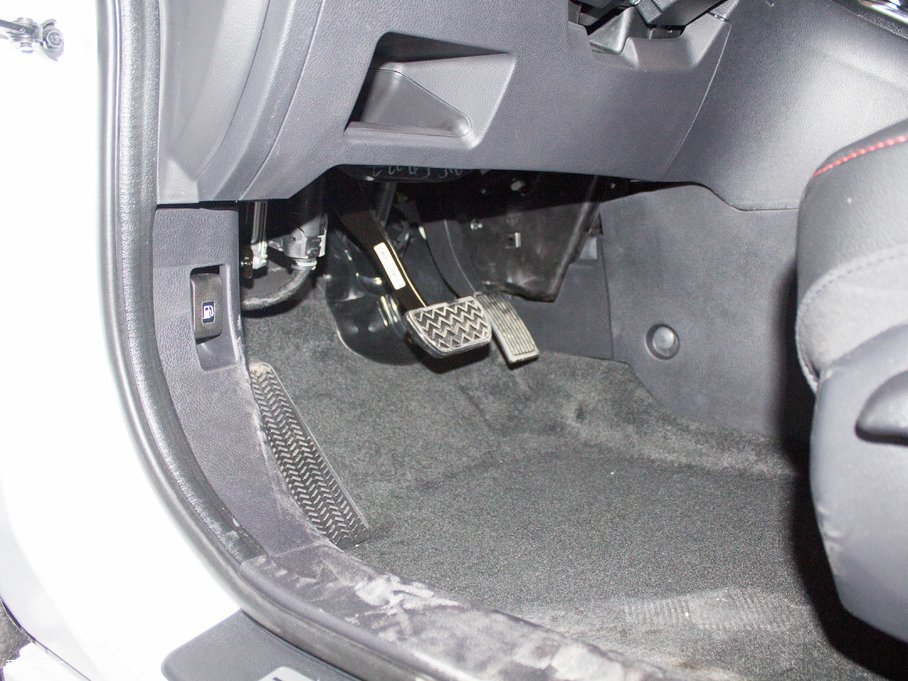 2017H6 (jng) 1.5T ԄӃ򌾫Ӣ