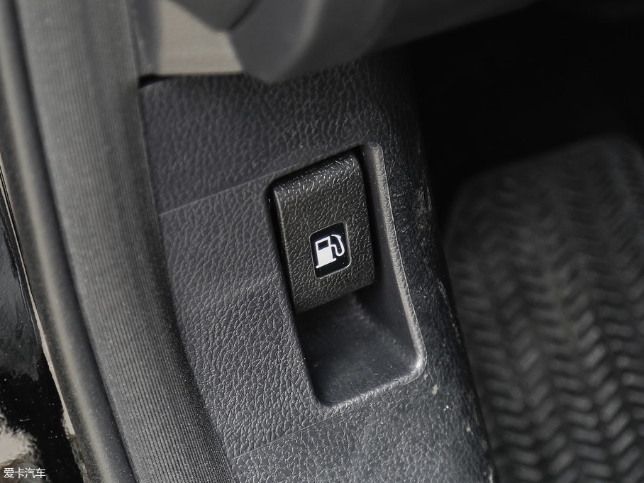 2017H6 { \Ӱ 1.5T ԄӃͺA