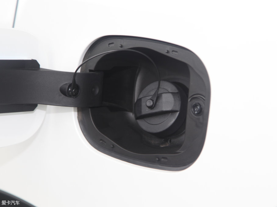 2017H6 ȫ { 2.0T ԄL