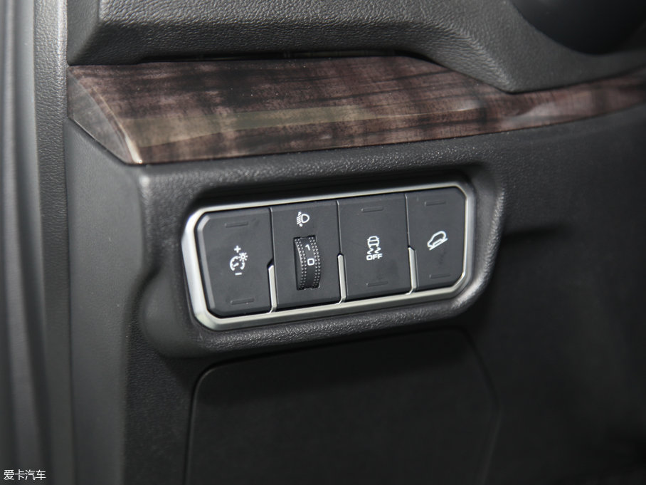 2017H6 ȫ { 2.0T ԄL