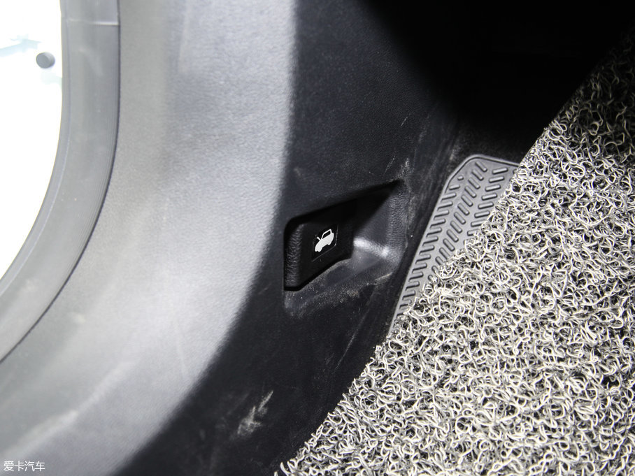 2017H6 ȫ { 2.0T ԄL