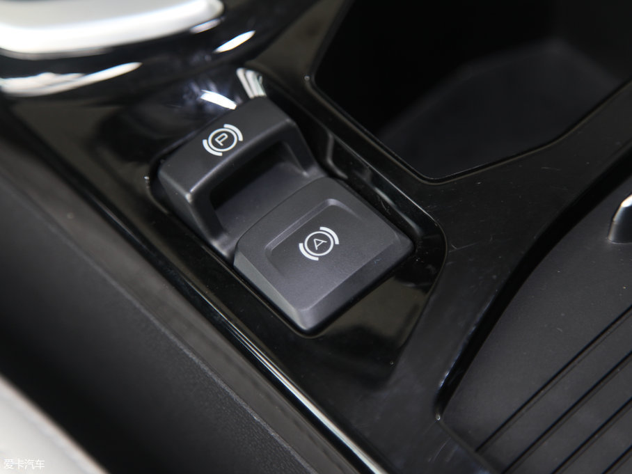 2017H6 ȫ { 2.0T ԄL