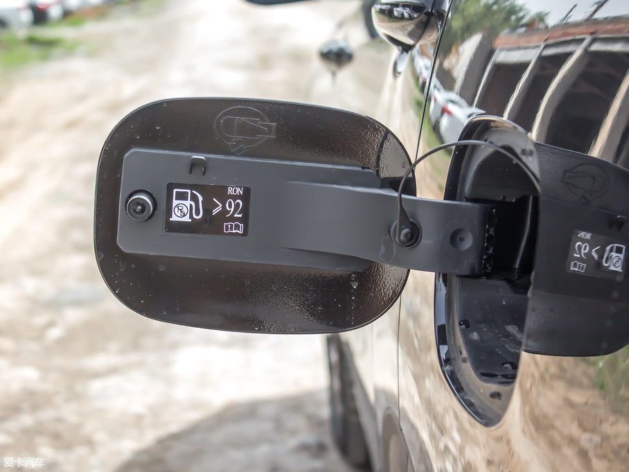 2017H6 ȫ { 2.0T ԄL