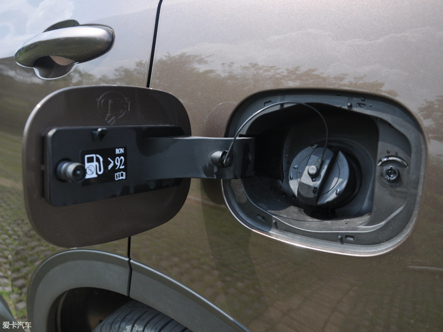 2017H6 ȫ { 2.0T ԄL