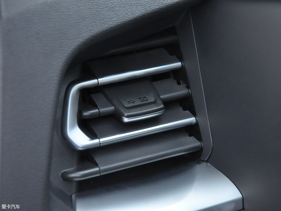 2017H6 ȫ { 2.0T ԄL