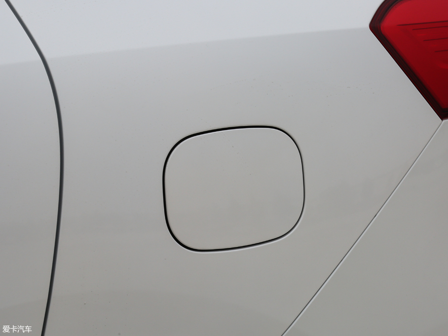 2017�����H6 ȫ�� �t��(bi��o) 2.0T �Ԅ�(d��ng)������