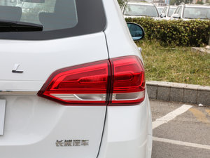 2017款蓝标 运动版 1.5T 手动两驱汽油精英型 尾灯