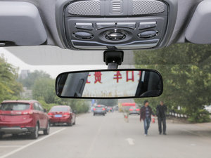 2017款蓝标 运动版 1.5T 手动两驱汽油精英型 车内后视镜