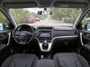 2017款蓝标 运动版 1.5T 手动两驱汽油精英型 内饰全景