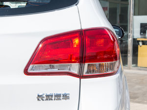 2017款经典版 1.5T 手动两驱超值型 尾灯