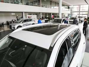 2017款全新 红标 2.0T 自动领尚型 车顶