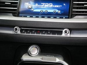 2017款全新 红标 2.0T 自动领尚型 空调调节