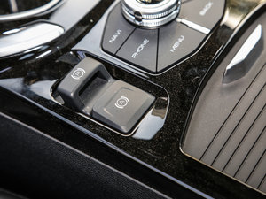 2017款全新 蓝标 2.0T 自动领尚型 中控区