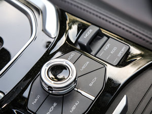 2017款全新 蓝标 2.0T 自动领尚型 中控区