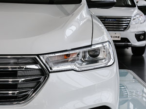 2017款全新 蓝标 1.3T 自动风尚型 大灯
