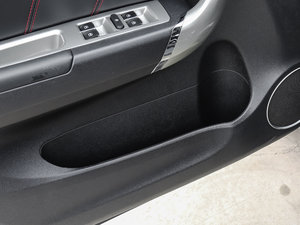 2017款蓝标 运动版 1.5T 自动两驱汽油豪华型 前门储物空间