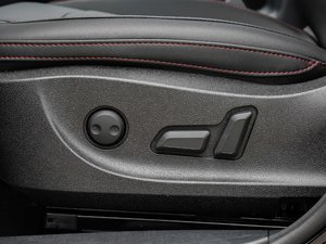2017款蓝标 运动版 1.5T 自动两驱汽油豪华型 主驾驶座椅调节