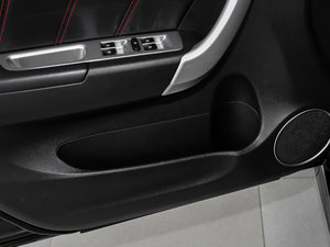 2017款经典版 1.5T 手动两驱精英型 前门储物空间