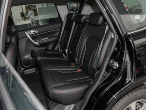 2017款经典版 1.5T 手动两驱精英型 后排座椅